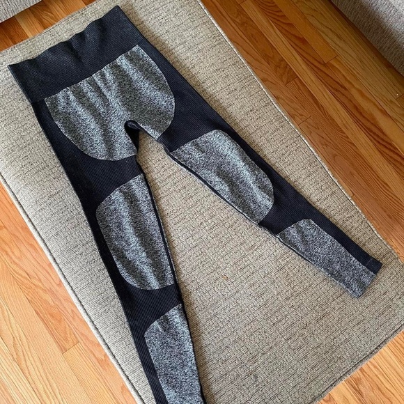 Athletic Set - Picture 2 of 2